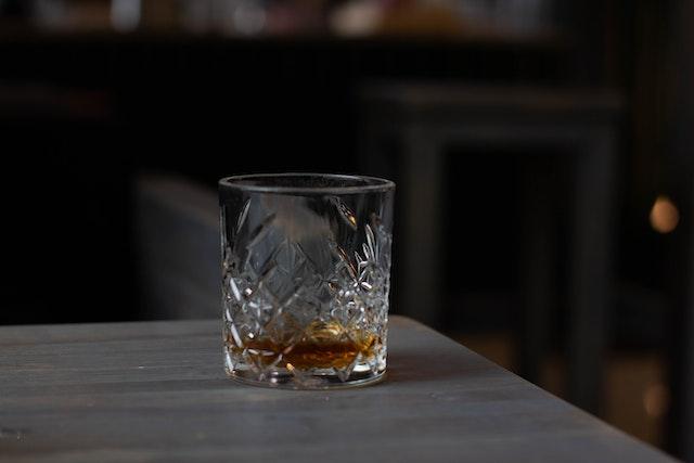 Image shows a whiskey glass as part of the blog on five autumnal cocktails.